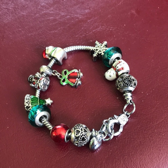 Christmas charm bracelet - Picture 3 of 9